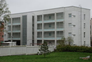 Betonikerrostalo Kokkolassa