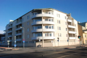 Betonikerrostalo Kokkolassa